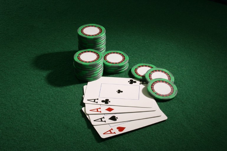 Как правильно составлять комбинации в покере