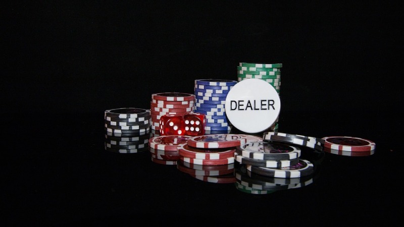 Как звезды играют в покер