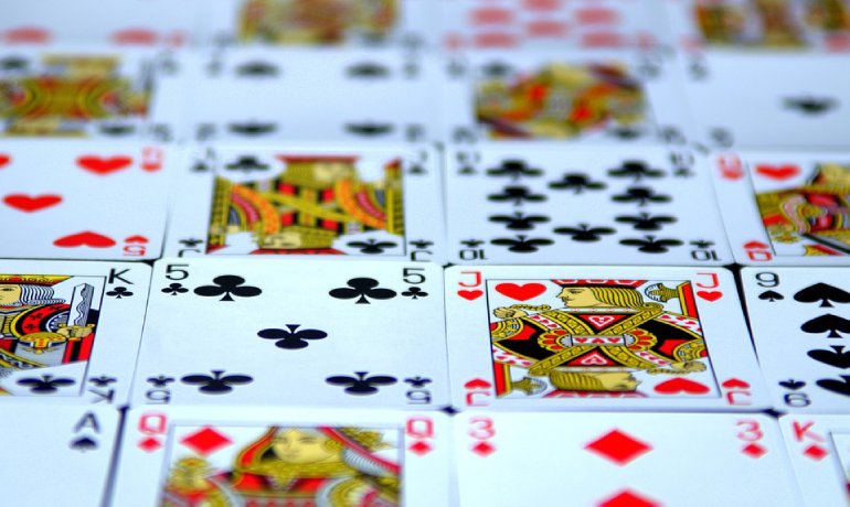 Основные качества и отличия покерных карт