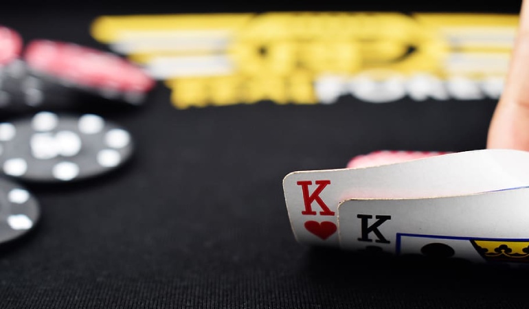 Стратегии в покерных турнирах