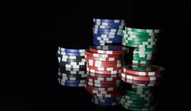 Из чего сделаны покерные фишки