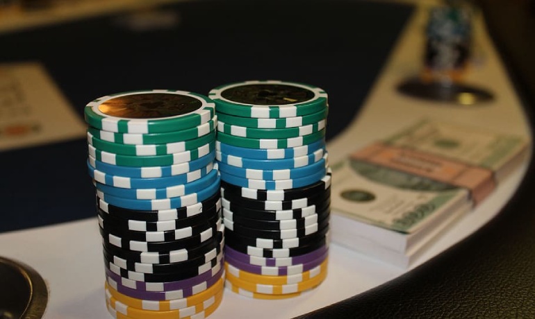 о покерных турнирах